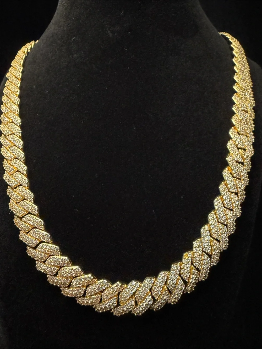 14K Stamped Gold Finish AAA CZ Iced Out Cuban Link 21in 12MM Chain Lock Box